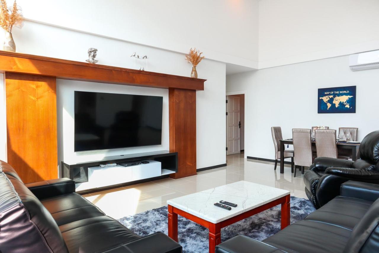 *city~house* 芭堤雅豪华泳池别墅近步行街 別墅 Pattaya